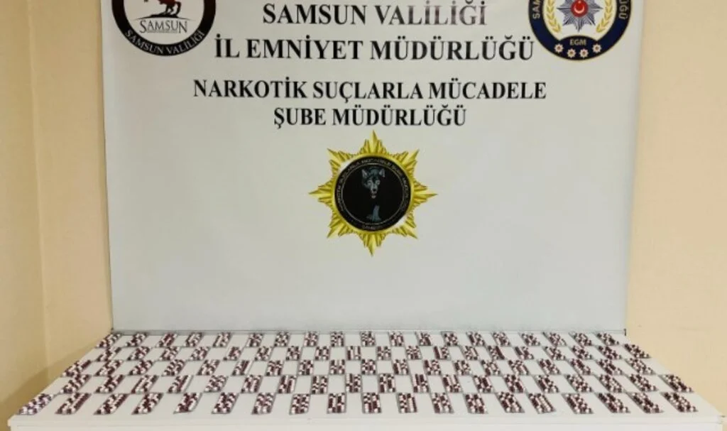  İlkadım'da Uyuşturucu Operasyonu: 1176 Sentetik Ecza Ele Geçirildi