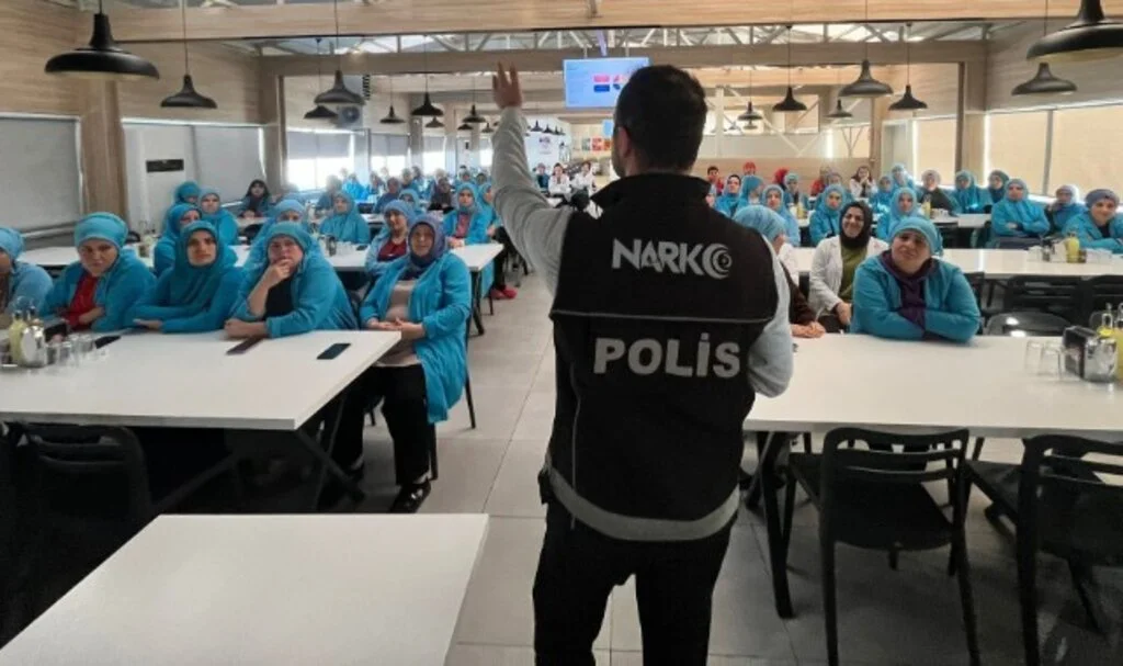 Kavak'ta Uyuşturucuyla Mücadele Çalışmaları: 1.165 Kişiye Eğitim