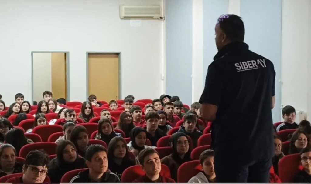 Mithat Paşa Anadolu Lisesi’nde SİBERAY Semineri: 100 Öğrenciye Ulaşıldı