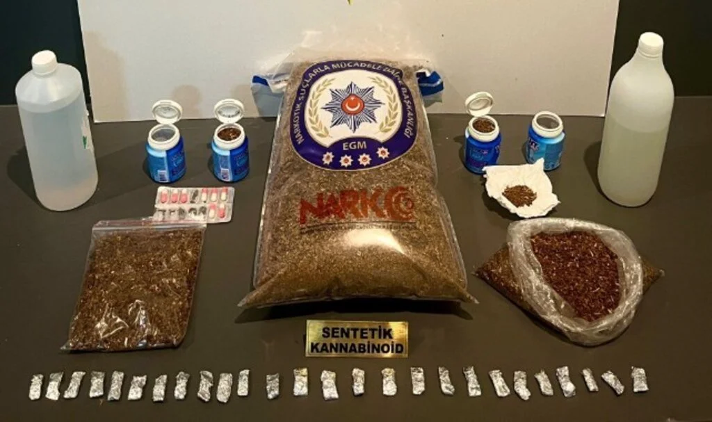 Samsun İlkadım'da Uyuşturucu Operasyonu: 1,2 Kilogram Sentetik Kannabinoid ve Diğer Uyuşturucular Ele Geçirildi