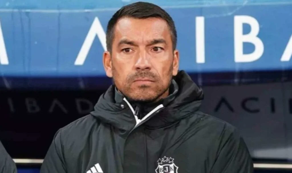 Van Bronckhorst’tan Beşiktaş’a duygusal veda: Daha fazla zaman verilseydi