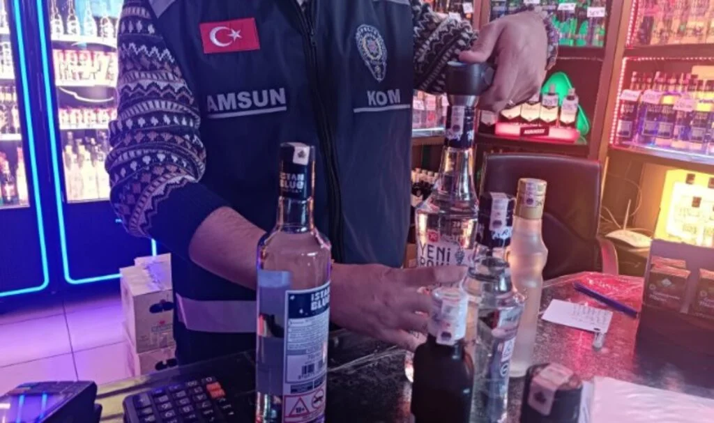 Yılbaşı Öncesi Kaçak Tekel Ürünleri Denetimi: Atakum'da 25 Adet Gümrük Kaçağı Elektronik Sigara Ele Geçirildi