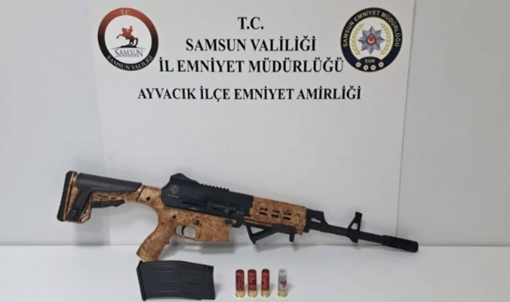Ayvacık'ta Şüpheli Araç Operasyonu: Ruhsatsız Silah Ele Geçirildi