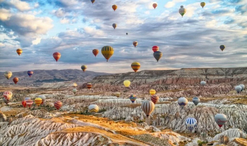 Balon Turizmi Rüzgarı: 2024 Yılında Tarihi Yolcu Rekoru