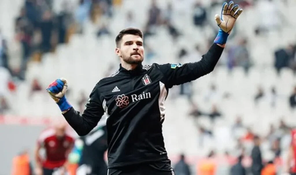 Beşiktaş kalecisi Ersin Destanoğlu'na İngiltere'den talip!