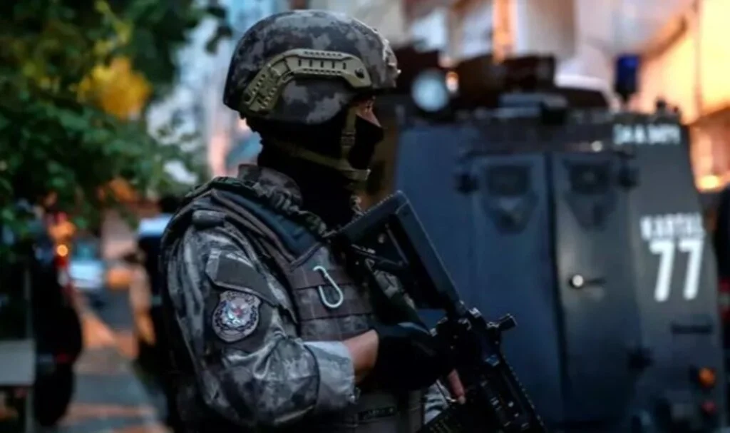 DEAŞ'a Karşı 24 İlde Eş Zamanlı Operasyon: 100 Gözaltı