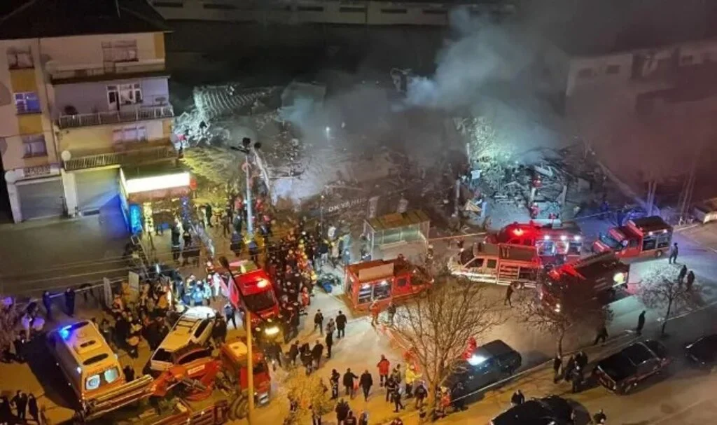Enkazda Zamanla Yarış Devam Ediyor…