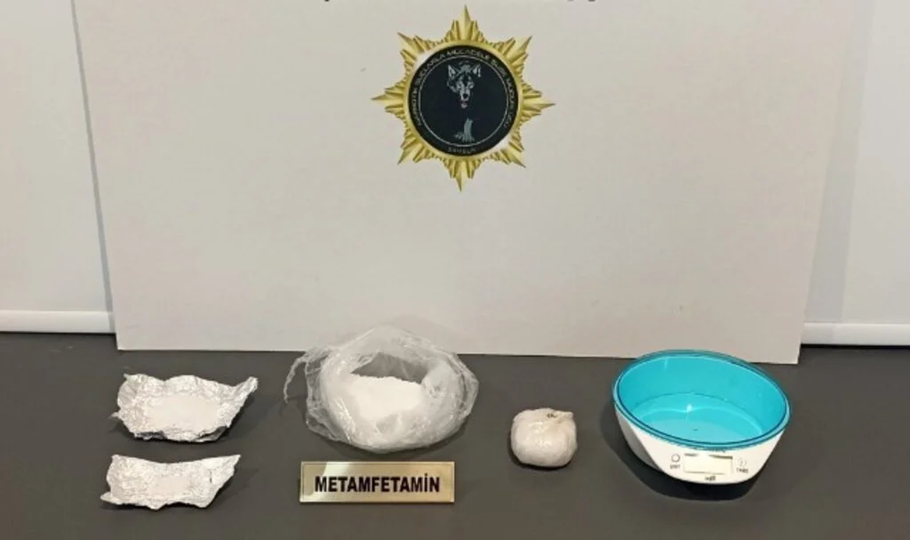 İlkadım’da Metamfetamin ve Hassas Terazi Ele Geçirildi