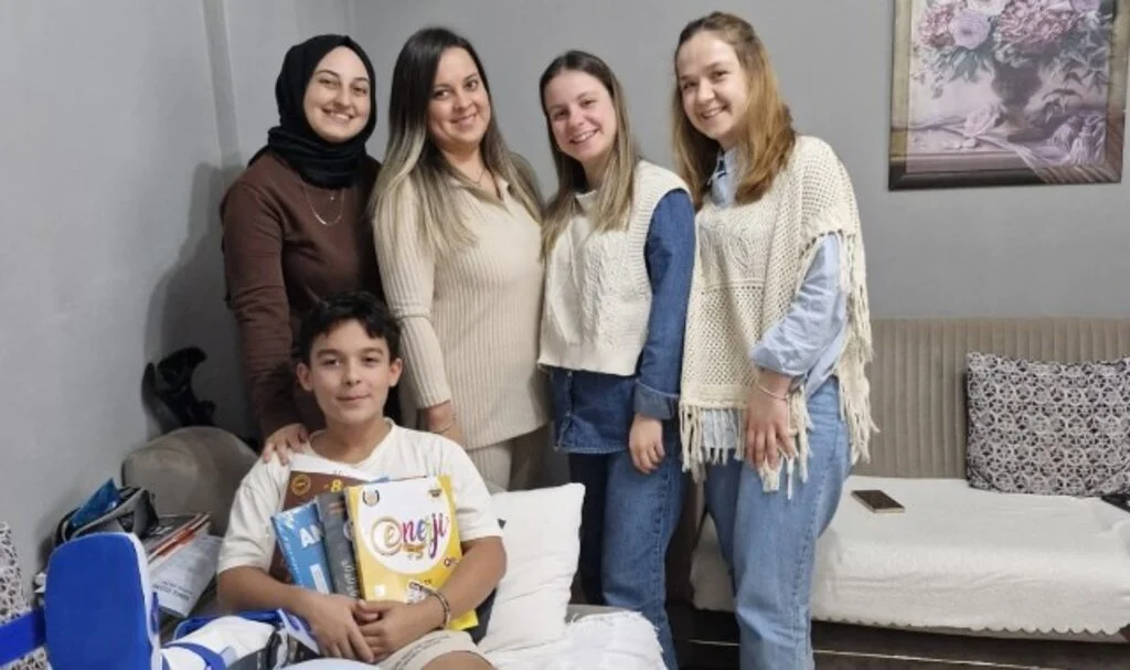 İLKEM’den, öğrencisine hem moral hem ders takibi