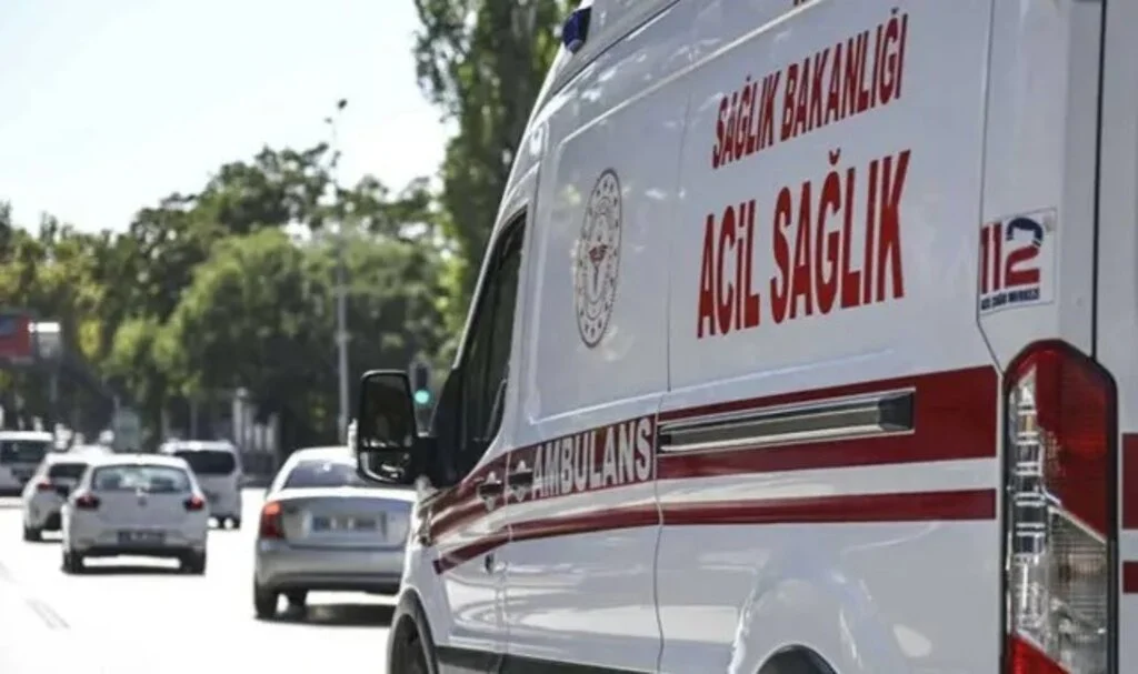 Kars'ta iki yolcu minibüsü çarpıştı; 27 yaralı