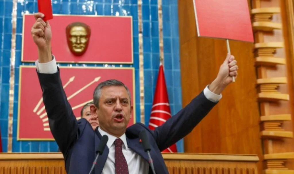 Özgür Özel: Beşiktaş'ı da Konuşacağız Zamları da!