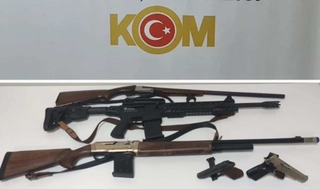 Salıpazarı'nda KOM'dan Silah Operasyonu