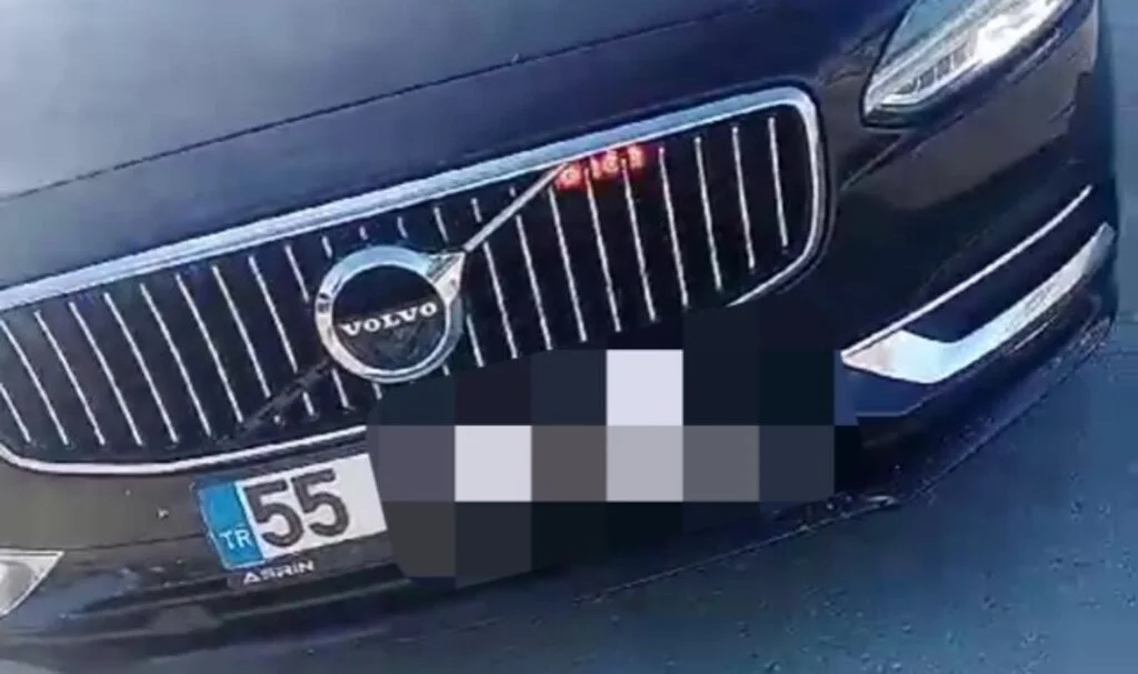 Samsun’da Çakar Lamba Kullanan Sürücüye Rekor Ceza!