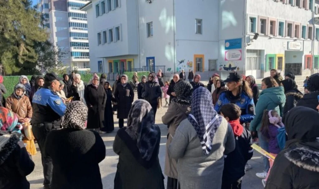 Samsun’da Dolandırıcılıkla Mücadelede Tarihi Başarı: 219.714 Vatandaş Bilgilendirildi!