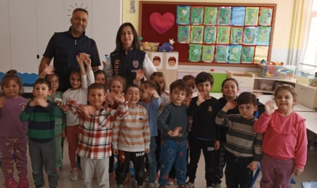 Samsun’da Miniklere Siber Güvenlik Eğitimi: SİBERAY Programı Kapsamında Özel Etkinlikler Düzenlendi