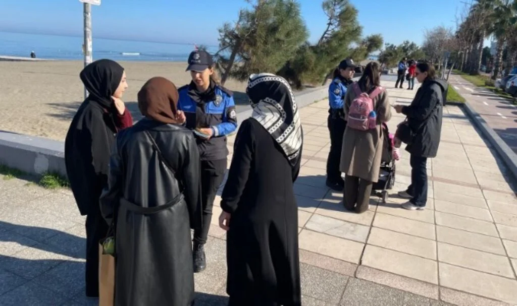 Samsun’da Vatandaşlar Dolandırıcılık ve KADES Uygulaması Hakkında Bilgilendiriliyor