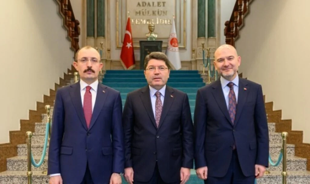 Samsun Milletvekili Mehmet Muş ve İstanbul Milletvekili Süleyman Soylu, Adalet Bakanı Yılmaz Tunç'u Ziyaret Etti
