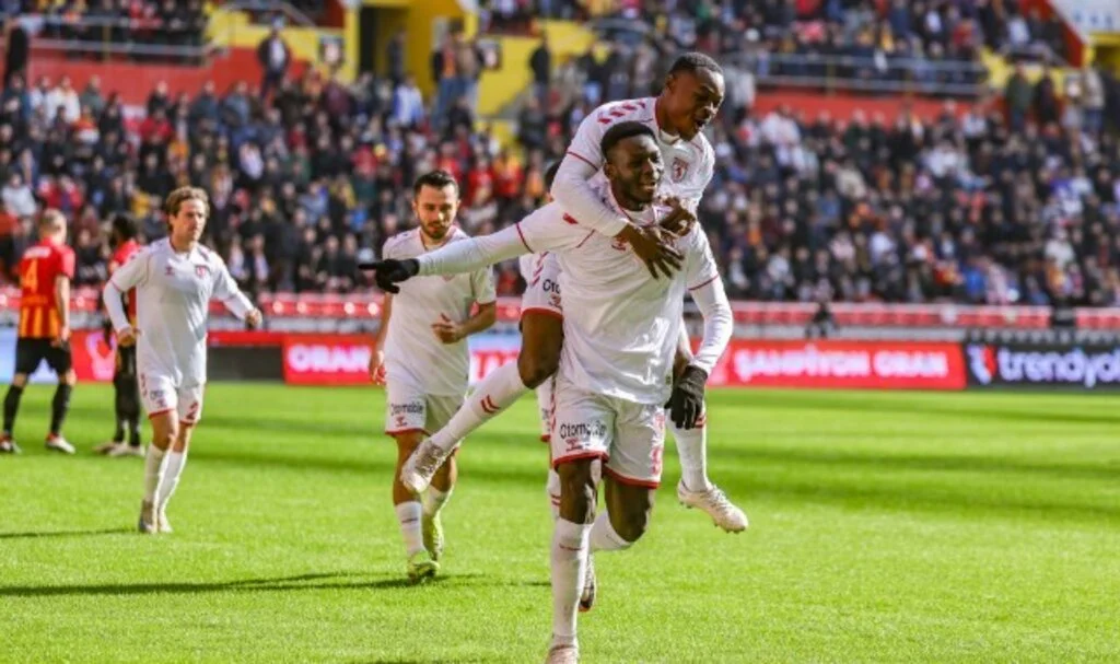 Samsunspor Deplasmandan 3 Puanla Döndü