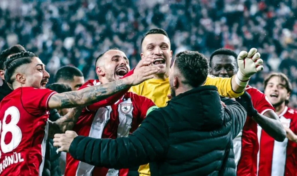 Samsunspor Evinde Güldü, Trabzonspor Hüsran Yaşadı