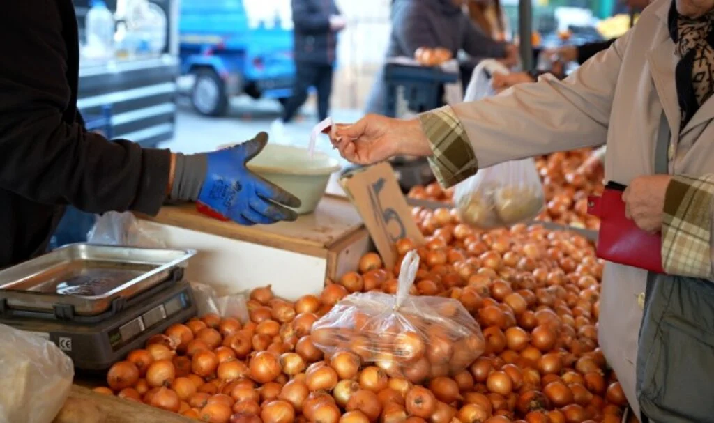 Yeni Yıl Zamları Piyasayı Etkiliyor: Samsun'da Semt Pazarlarında Son Durum