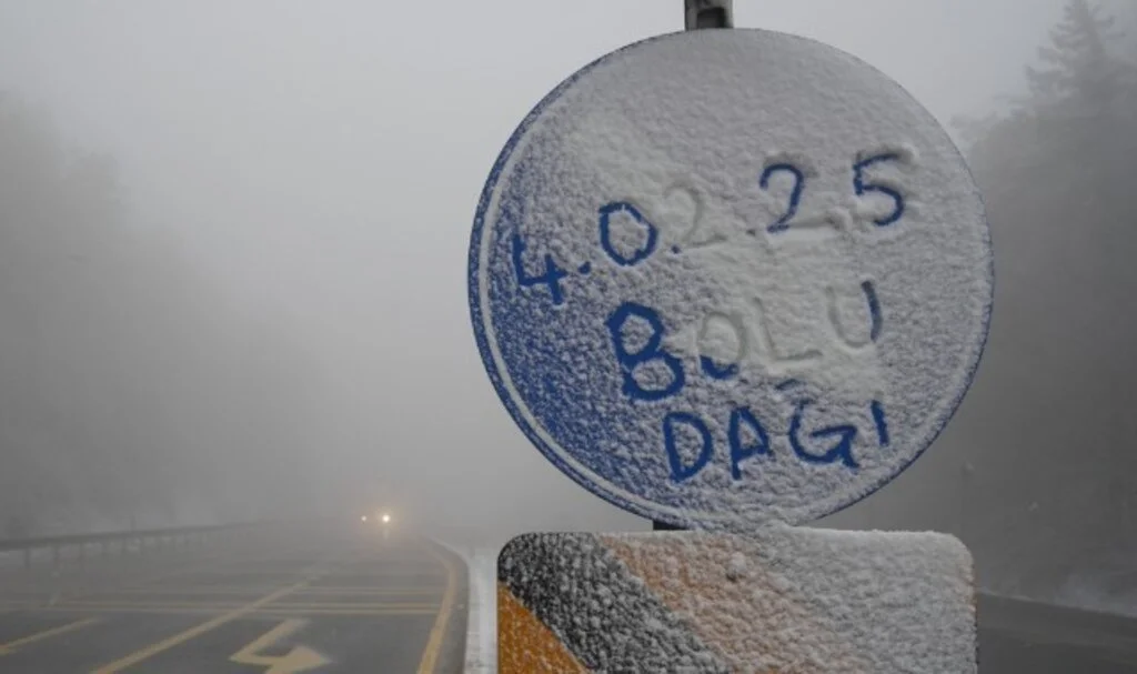 Bolu Dağı Tünelinde kar ve sis etkili oluyor