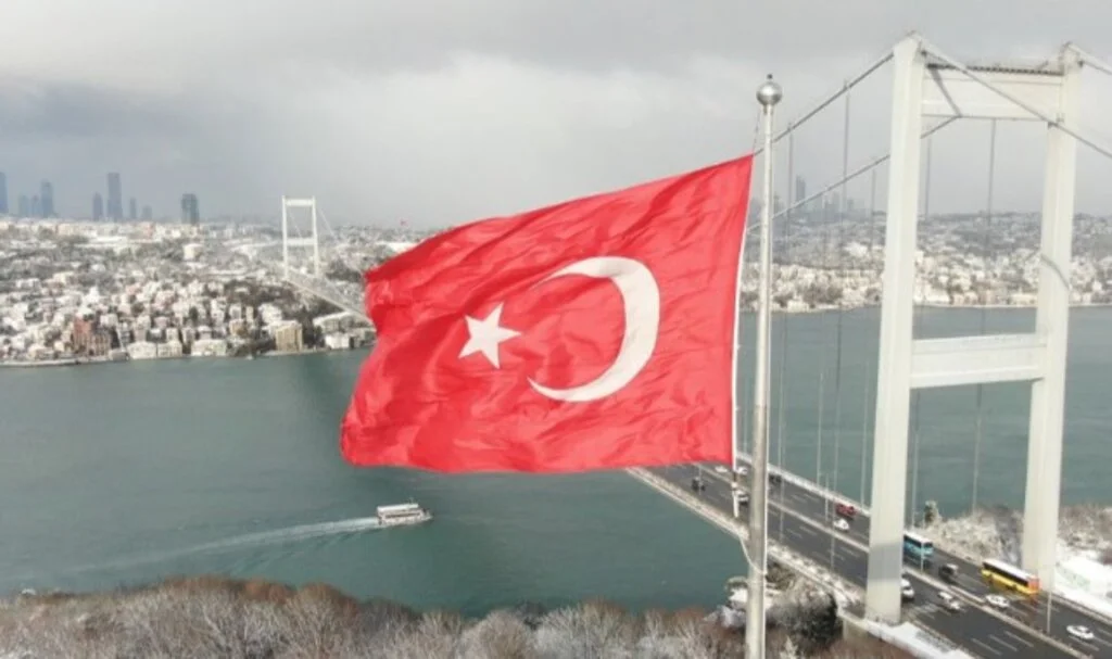 İstanbul'da Beklenen Kar Başladı!
