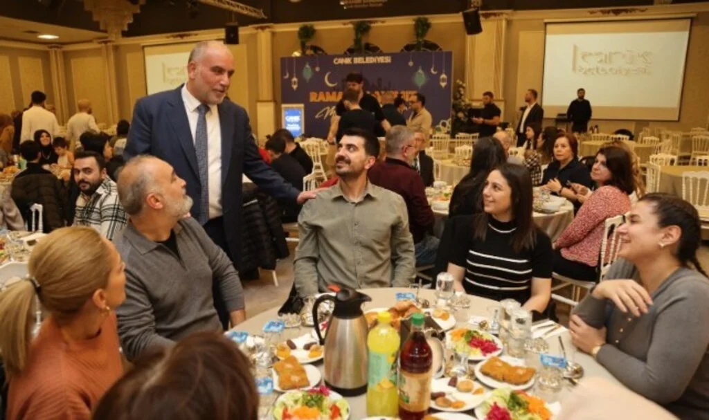 Canik'te Sağlık Çalışanlarına İftar ve Tıp Bayramı Kutlaması