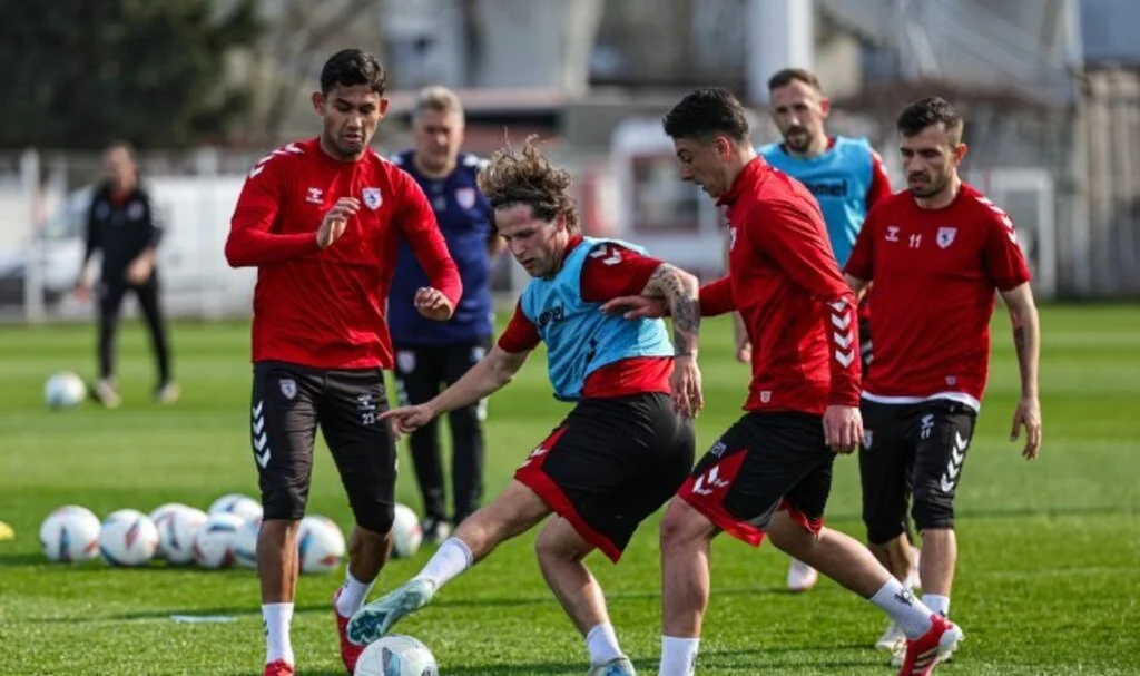 Kırmızı-Beyazlılar, Fenerbahçe Maçı İçin Çalışmalarını Sürdürüyor