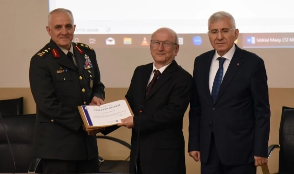 OMÜ’de “Tarihi Süreç ve Edebi İçeriği ile İstiklal Marşı” Paneli Düzenlendi