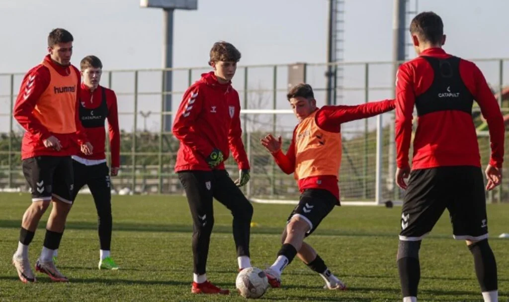 Reeder Samsunspor U19, Trabzonspor Maçı Hazırlıklarına Devam Ediyor