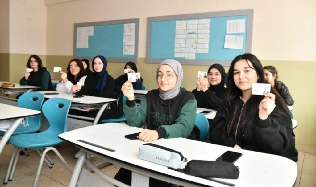 Samsun Büyükşehir'den 5 Bin Öğrenciye Dijital Eğitim Desteği