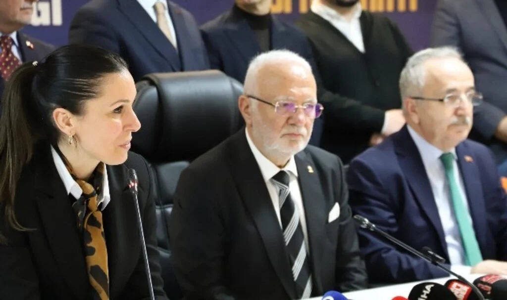 Samsun'da Siyasi Dengeler Değişiyor! 14 Meclis Üyesi AK Parti'ye Geçti