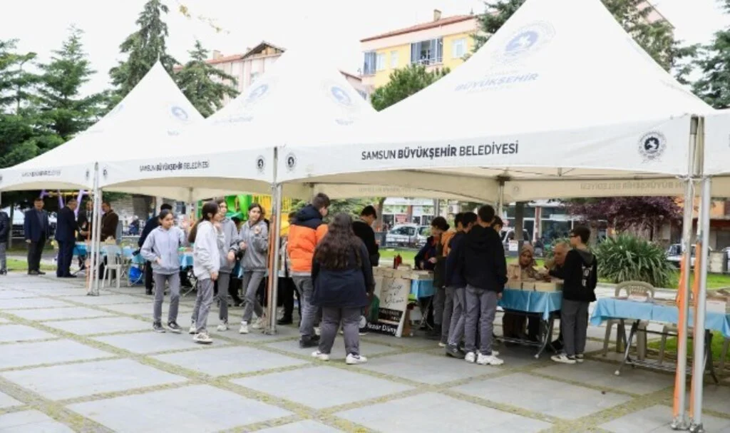 Büyükşehir Belediyesi Edebiyat Dünyasını Bafra'da Buluşturuyor...