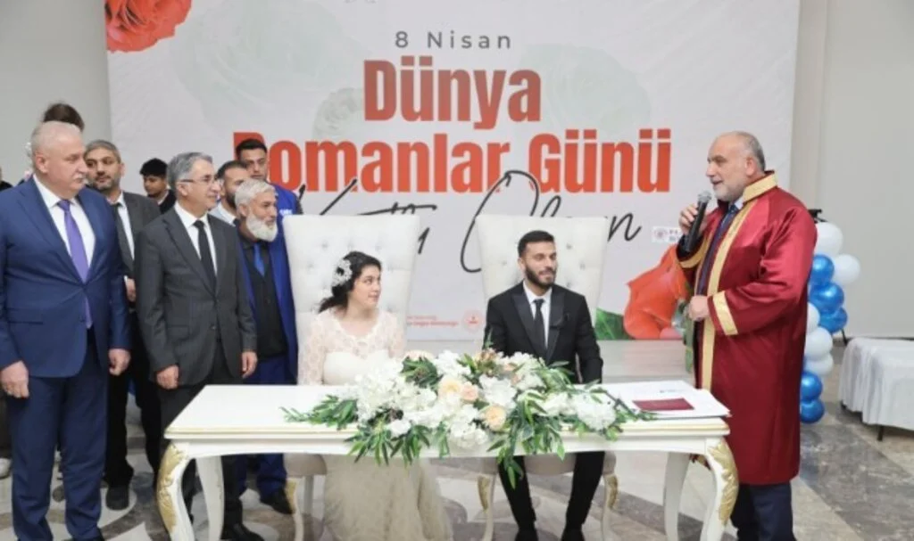 Canik'te Dünya Romanlar Günü ve Toplu Nikâh Coşkusu