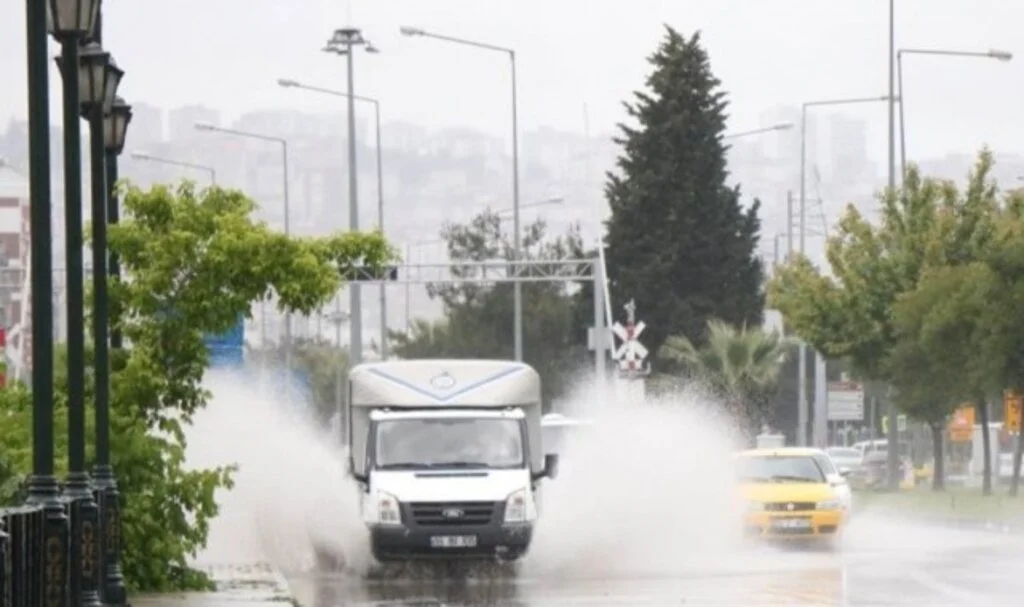 Dikkat! Samsun'da Kuvvetli Yağış ve Rüzgar Uyarısı