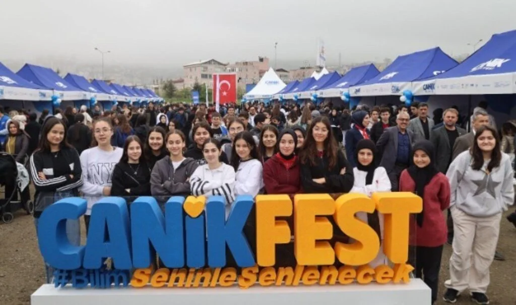 Samsun'da 71 Bin 222 Bilim ve Teknoloji Tutkunu CANİKFEST'te Buluştu