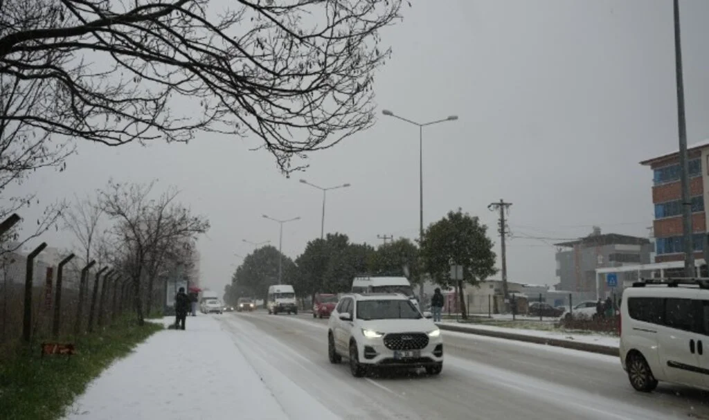 Samsun Dahil 25 İle Sarı Kodlu Uyarı! Yoğun Kar ve Fırtına Alarmı