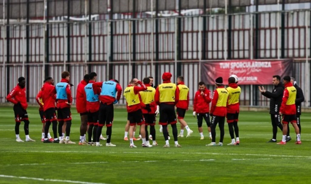 Samsunspor, Alanyaspor Deplasmanı Hazırlıklarına Başladı