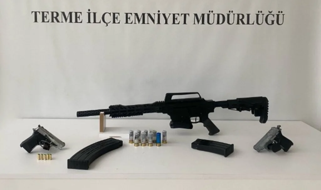 Terme'de Ruhsatsız Silah Operasyonu!
