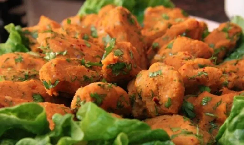 Kırmızı Mercimek Köftesi Nasıl Yapılır