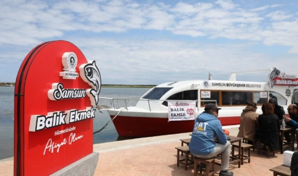 Samsun'da Balık Ekmek Teknesi Hizmete Açıldı!