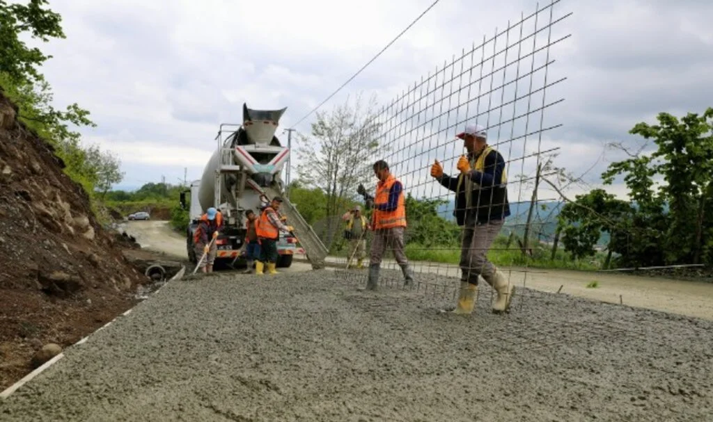 Samsun Salıpazarı'nda Yol Seferberliği: Genişletme Tamam, Şimdi Beton Zamanı