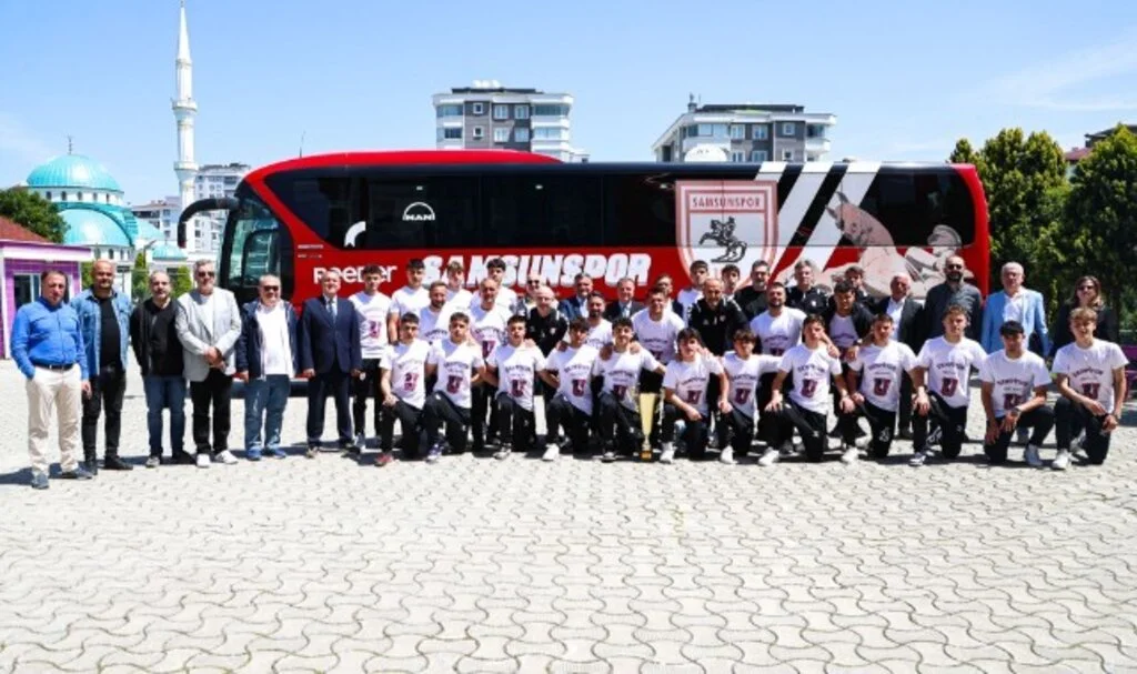 Uğur Okulları ve Samsunspor Akademisi'nden Şampiyonluk Kutlaması
