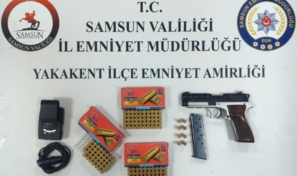 Yakakent'te Narko Alan Uygulamasında Ruhsatsız Tabanca ve Radar Tespit Cihazı Ele Geçirildi