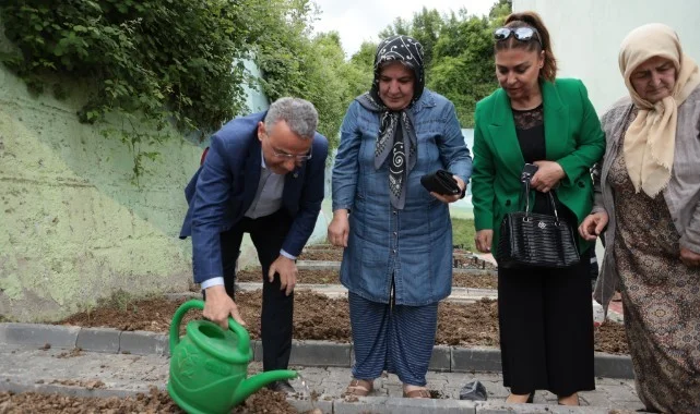 İlkadım ve Samsun Büyükşehir İş Birliğiyle Aktif Yaşam Merkezi'nde Yıl Sonu Sergisi Düzenlendi