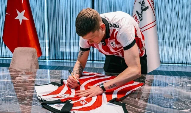 Samsunspor'dan Avrupa Hamlesi: İzlandalı Sol Bek Logi Tomasson Kırmızı-Beyazlı Formayı Giydi!