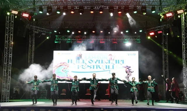 Dünya Samsun'da Buluştu! 35. Uluslararası Halk Oyunları Festivali'nin İlk Günü Dolu Dolu Geçti