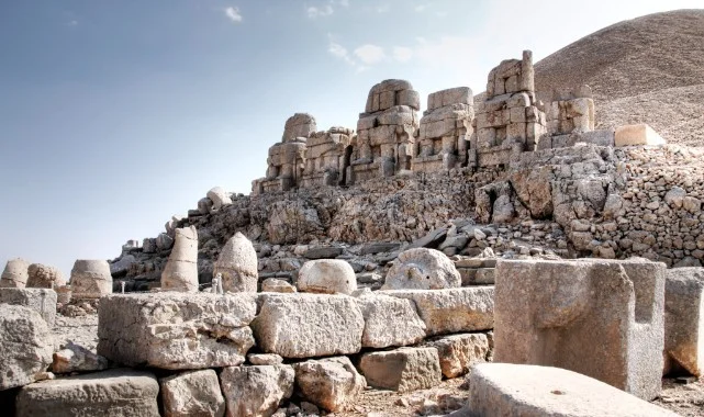 Nemrut Dağı'nın Dev Heykelleri Nano Kireçle Korunuyor