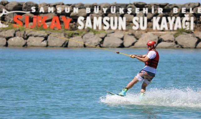 Türkiye'nin İlk ve Tek Deniz Üstü Su Kayağı Merkezi SUKAY'da Sezon Hız Kesmeden Başladı