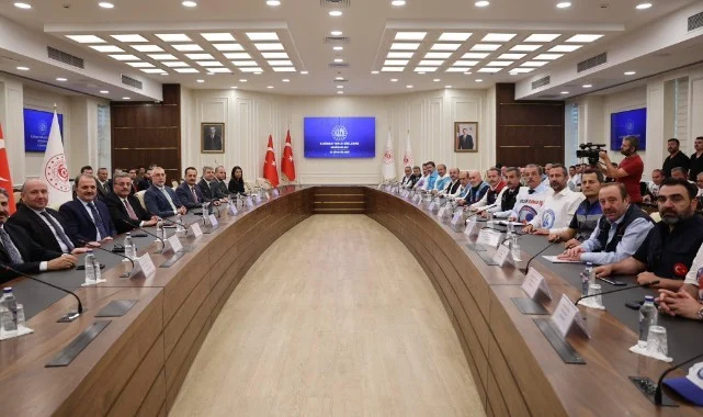 Hükümetten Memur ve Emeklilere Yeni Zam Teklifi